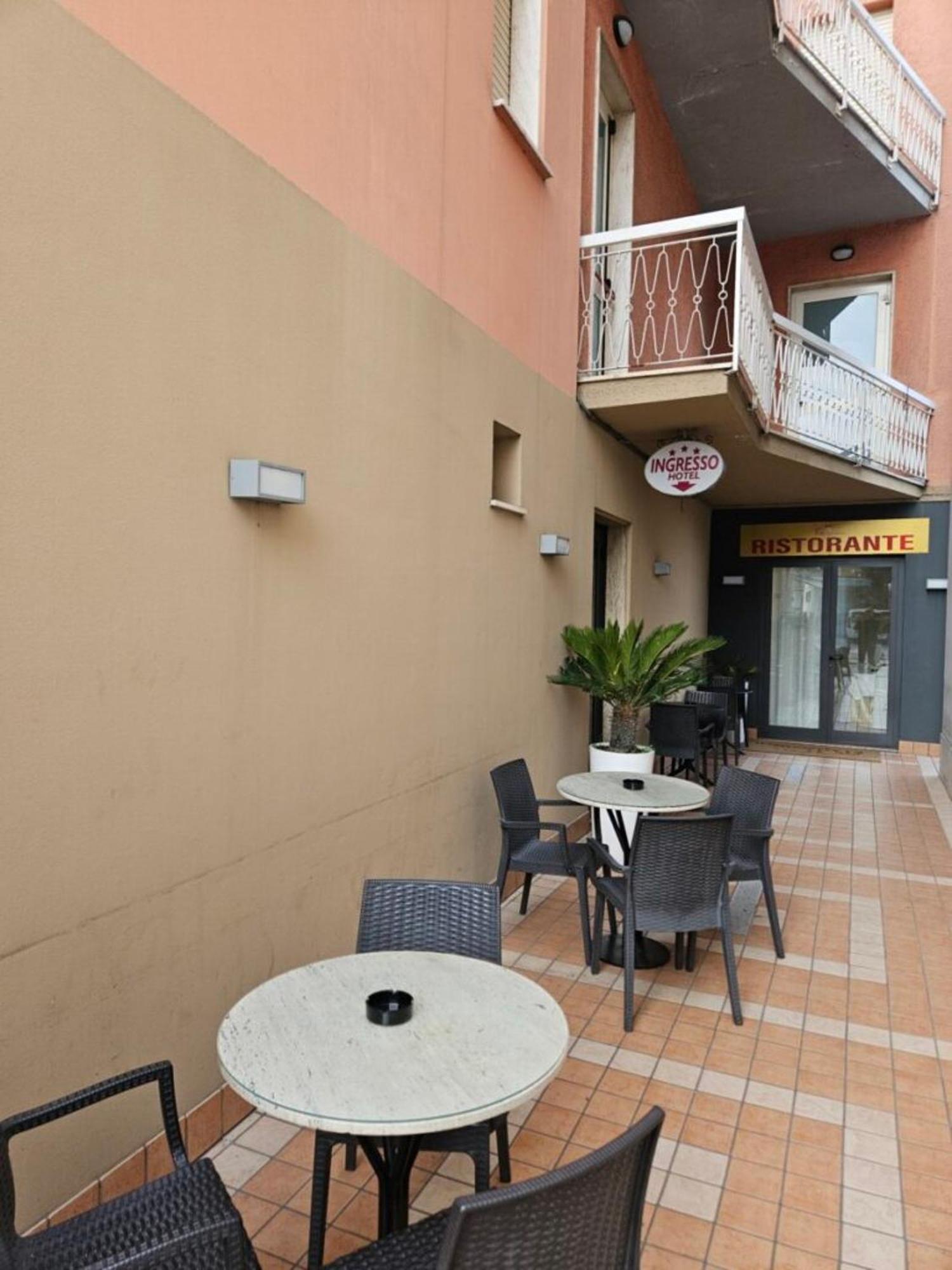Hotel Mazzocchetti ชิตตา ซานตันเจโล ภายนอก รูปภาพ