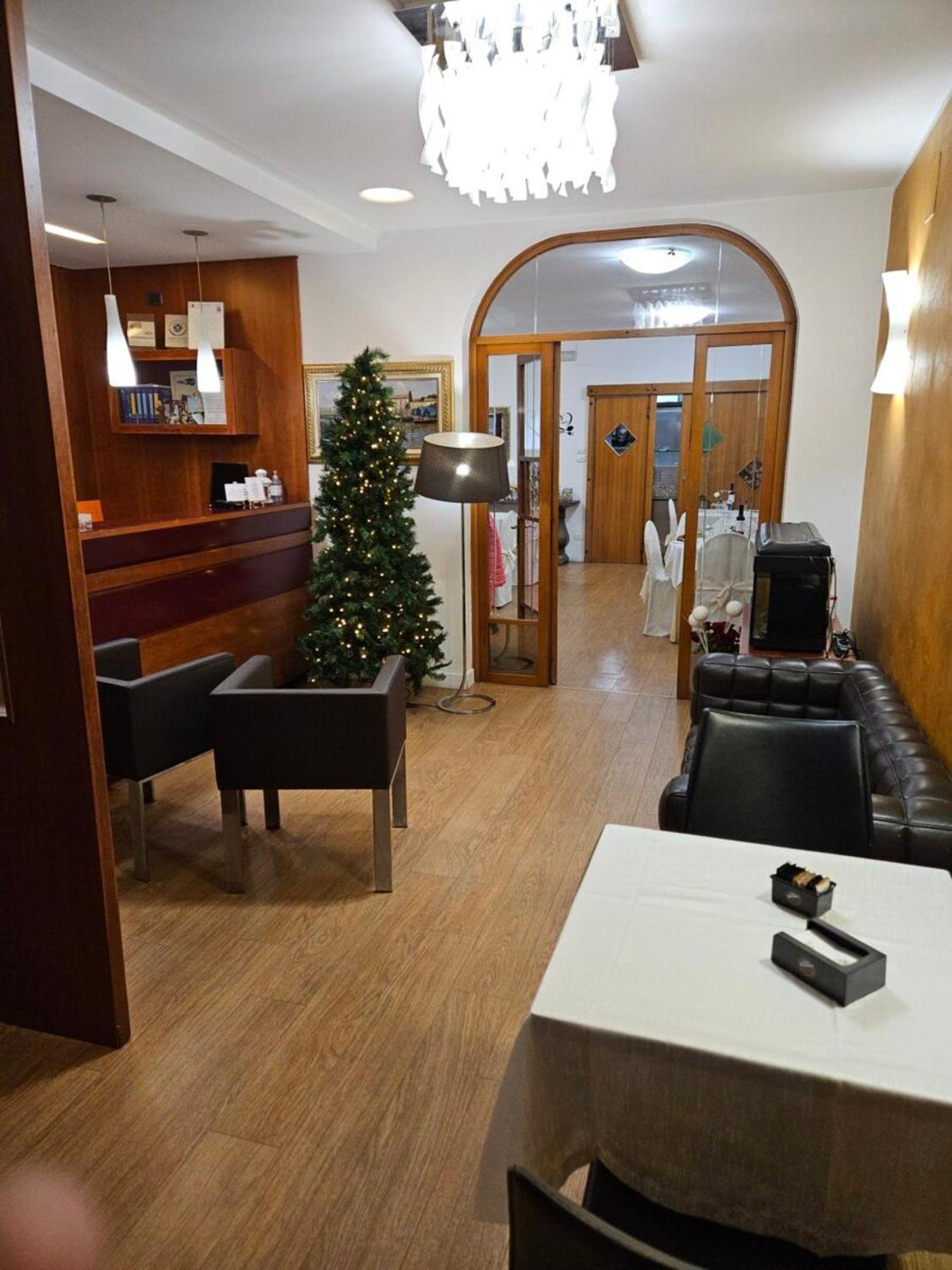 Hotel Mazzocchetti ชิตตา ซานตันเจโล ภายนอก รูปภาพ